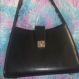 thrifted black shoulder bag <3